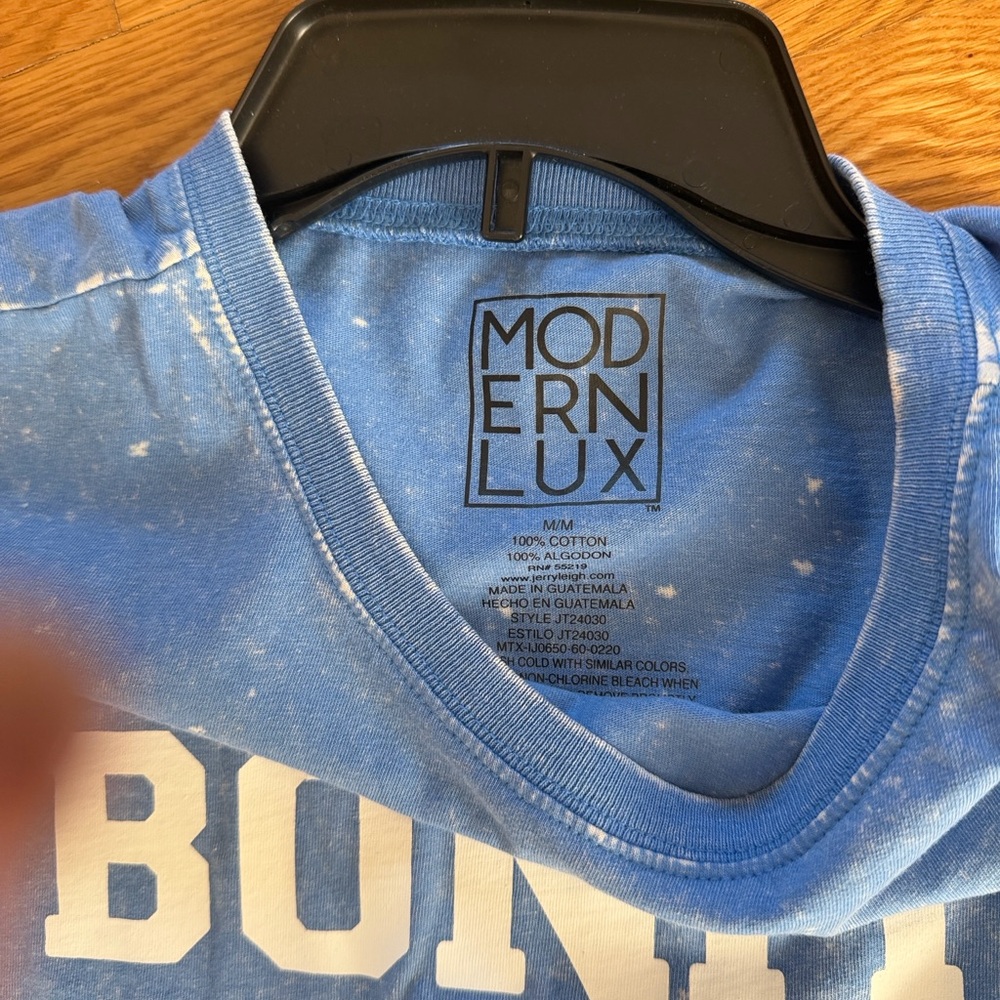 Blue cropped tee. - Picture 2 of 4